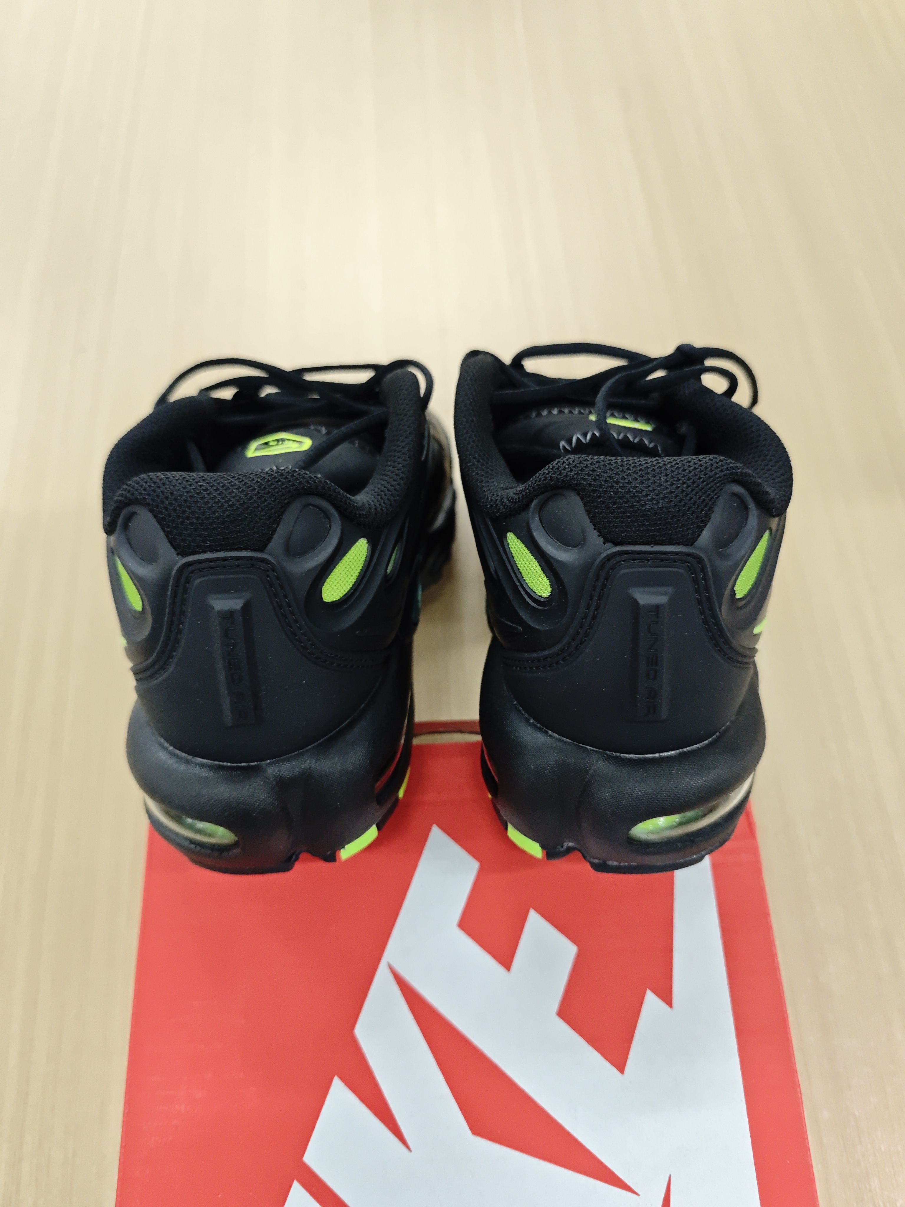 Nike Air Max Plus Drift -11